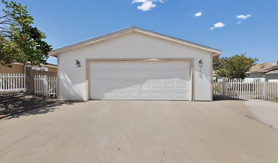 110 Sunrise Bluffs Dr, Belen, NM 87002 - 3 Beds, 2 Bath