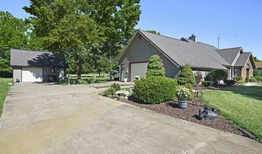 2885 N 300 W, Angola, IN 46703 - 3 Beds, 2 Bath