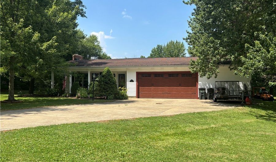 385 Cochran Rd, Aurora, OH 44202 - 4 Beds, 4 Bath