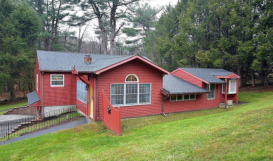 27 Route 169, Woodstock, CT 06281 - 2 Beds, 1 Bath