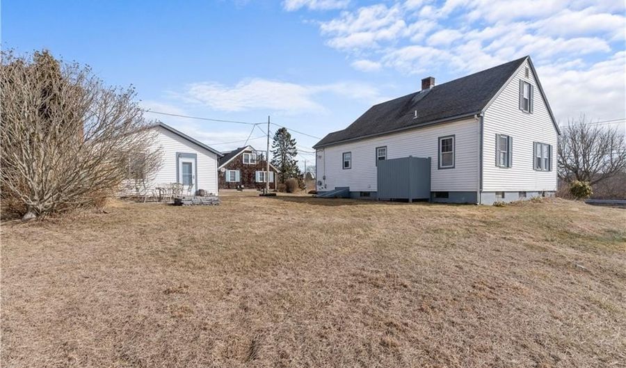 89 Sand Hill Cove Rd, Narragansett, RI 02882 - 3 Beds, 1 Bath