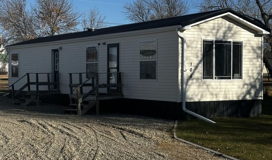 106 Skinner St, Akaska, SD 57420 - 2 Beds, 1 Bath