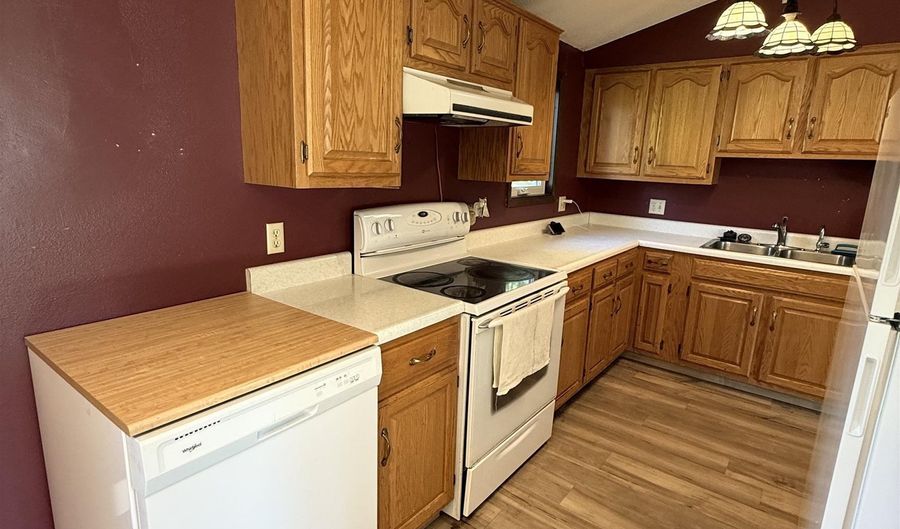 408 ELM St, Albert City, IA 50510 - 2 Beds, 1 Bath