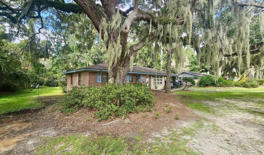3005 Cypress St, Beaufort, SC 29906 - 3 Beds, 2 Bath