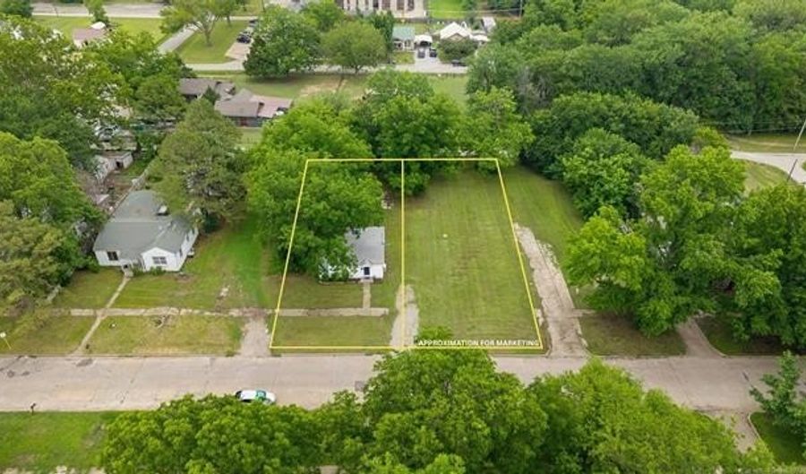 816 S Choctaw Ave, Bartlesville, OK 74003 - 2 Beds, 1 Bath