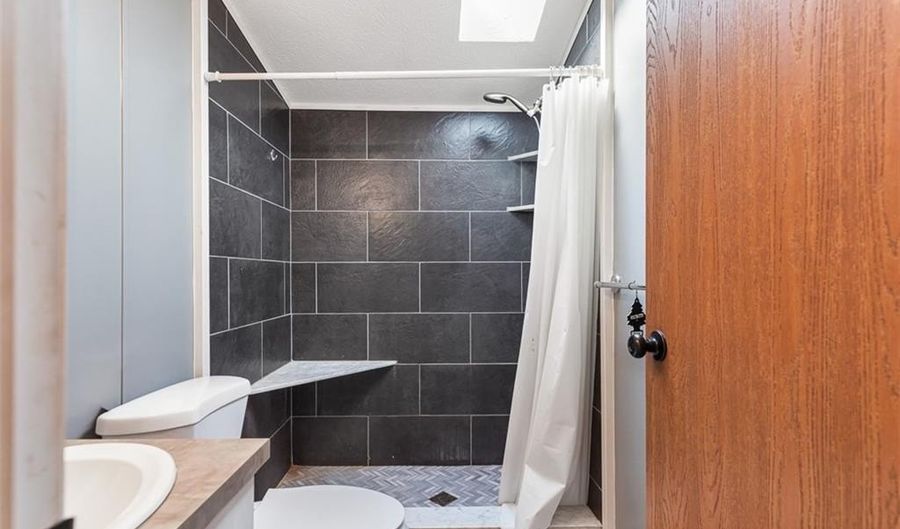 27 Woodward Road 40, Lincoln, RI 02865 - 2 Beds, 1 Bath