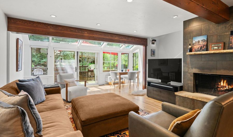 100 N 8th St 19, Aspen, CO 81611 - 3 Beds, 4 Bath