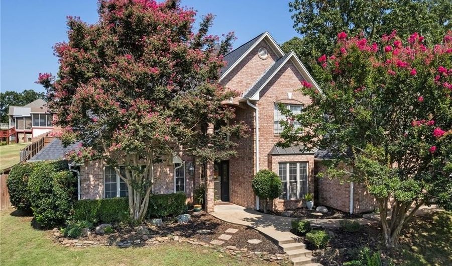 3910 Golf Course Dr, Alma, AR 72921 - 4 Beds, 3 Bath