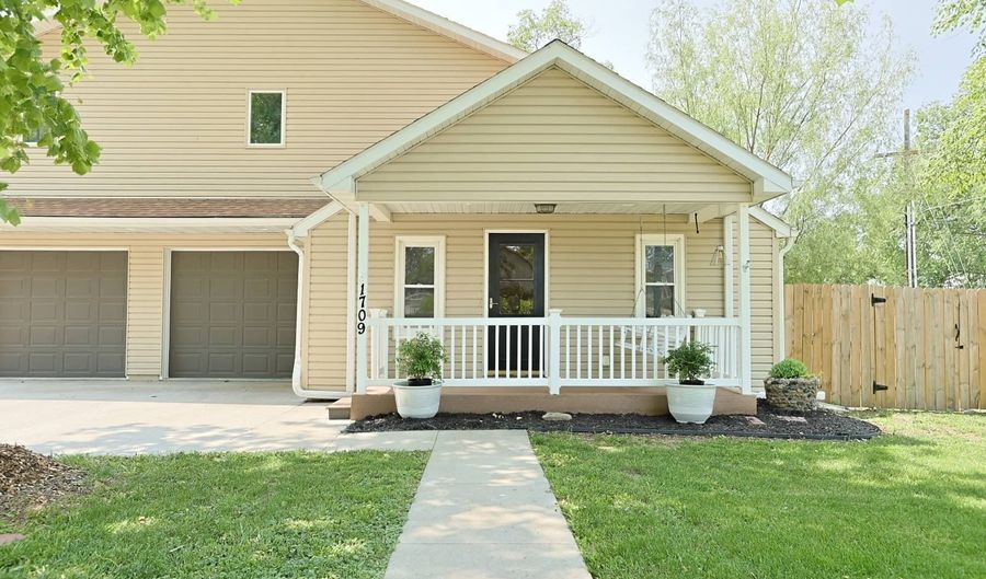 1709 23rd St, Auburn, NE 68305 - 4 Beds, 3 Bath