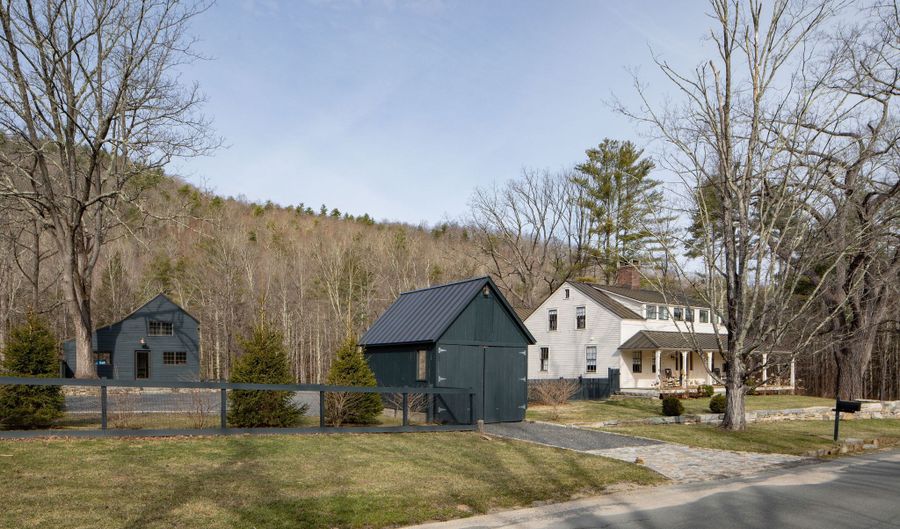 40 Music Mountain Rd, Canaan, CT 06031 - 4 Beds, 5 Bath