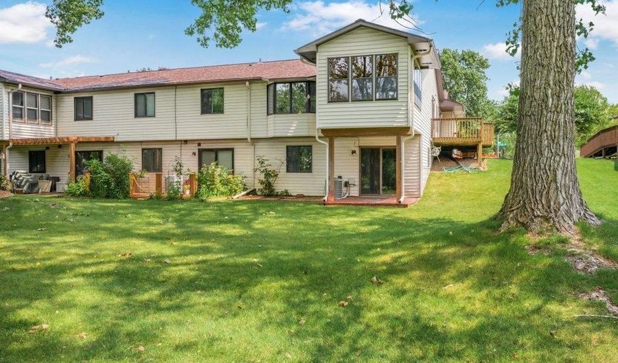 14369 Glenda Dr, Apple Valley, MN 55124 - 3 Beds, 3 Bath