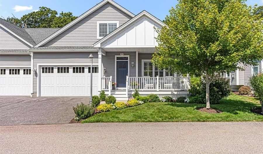 204 Wickford Ct 31, North Kingstown, RI 02852 - 2 Beds, 3 Bath