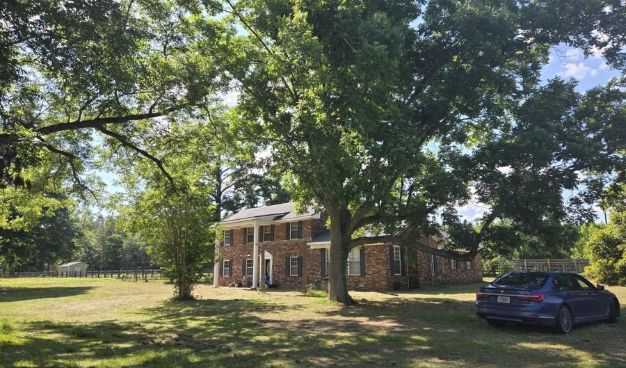 10886 Burtons Ferry Hwy, Allendale, SC 29810 - 3 Beds, 2 Bath