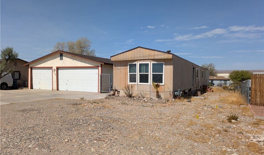 2197 Lakeside Dr, Bullhead City, AZ 86442 - 3 Beds, 2 Bath
