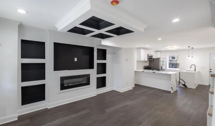 3905 8TH St, Baltimore, MD 21225 - 4 Beds, 2 Bath