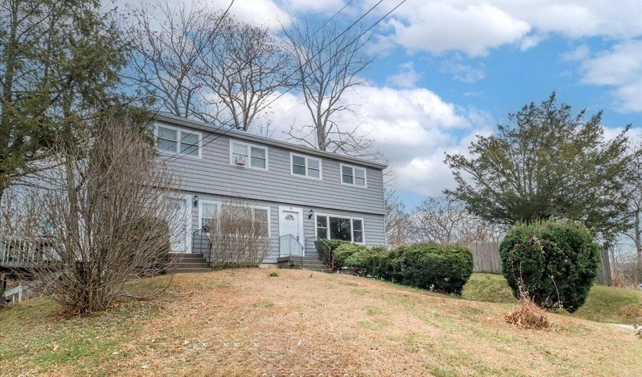 32 Pleasant St, Bethel, CT 06801 - 3 Beds, 2 Bath