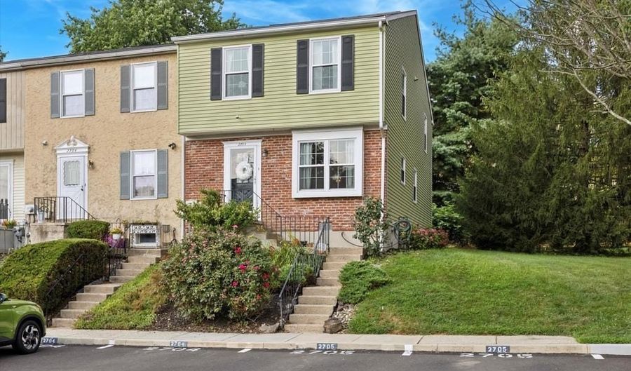 2705 NAVAJO Path, Ambler, PA 19002 - 3 Beds, 3 Bath