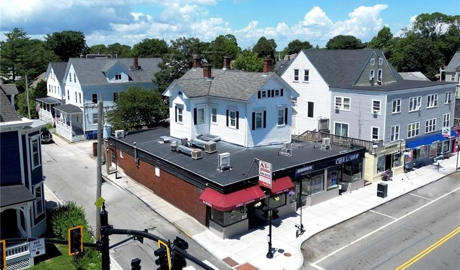 306 Broadway Ave 306-310, Newport, RI 02840 - 0 Beds, 0 Bath