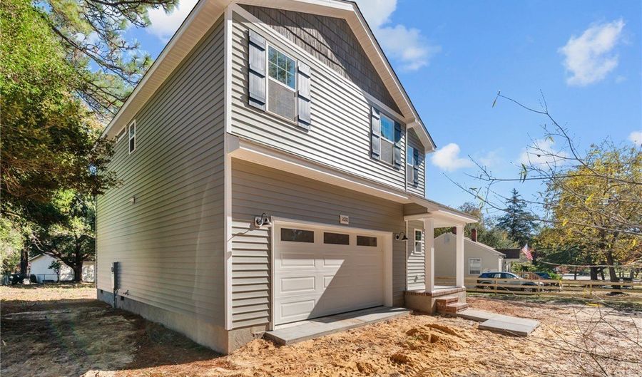 1010 W Saunders Ave, Aberdeen, NC 28315 - 3 Beds, 3 Bath