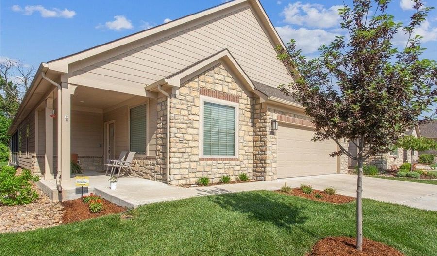4867 N Prestwick Ave, Bel Aire, KS 67226 - 2 Beds, 2 Bath