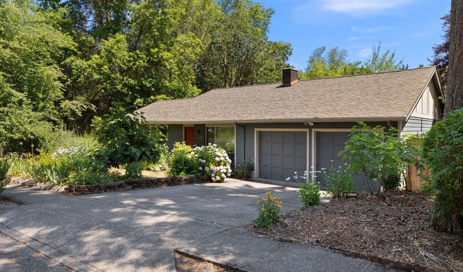 7520 SW 140TH Ave, Beaverton, OR 97008 - 3 Beds, 2 Bath