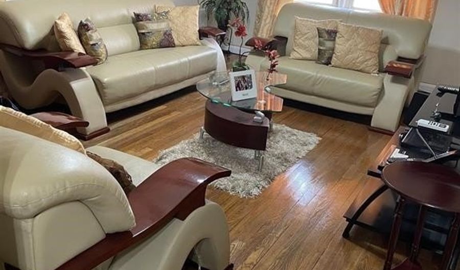 18 KELLY Pkwy, Bayonne, NJ 07002 - 2 Beds, 1 Bath