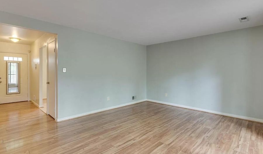 8461 DIABLO Ct, Alexandria, VA 22309 - 3 Beds, 2 Bath