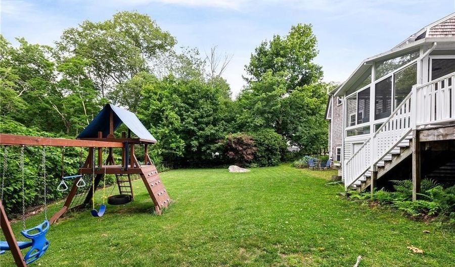 36 Daniel Dr, North Kingstown, RI 02852 - 3 Beds, 4 Bath