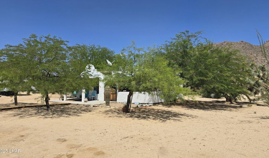 11658 Sherry Rd, Yucca, AZ 86438 - 1 Beds, 1 Bath