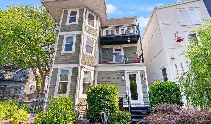 817 VARNUM St NW 3, Washington, DC 20011 - 2 Beds, 2 Bath