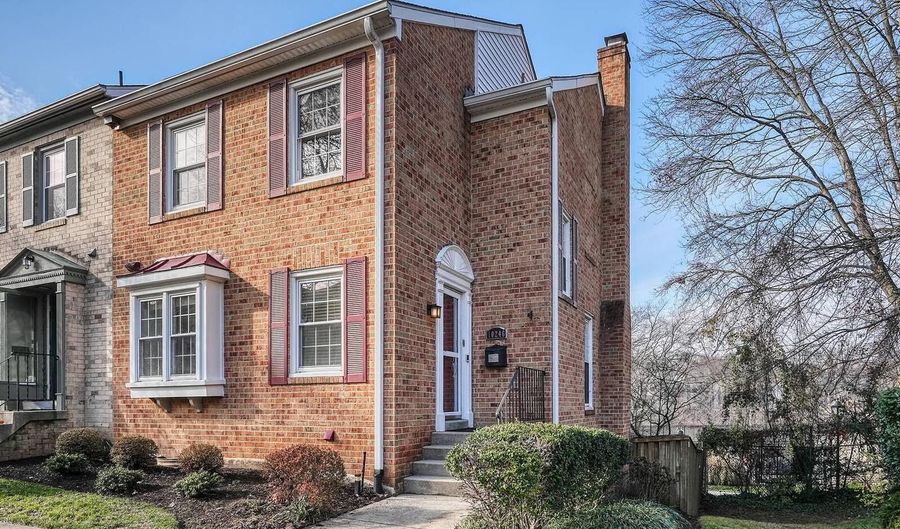10246 ARIZONA Cir #36, Bethesda, MD 20817 - 4 Beds, 4 Bath
