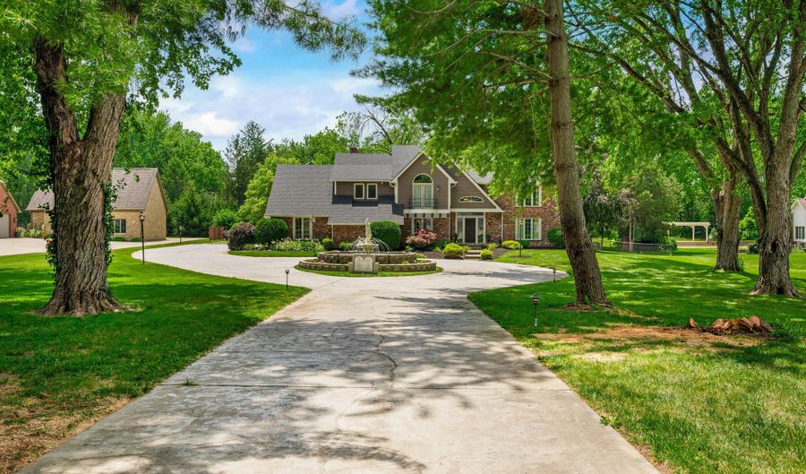 115 Jordan Rd, Indianapolis, IN 46217 - 4 Beds, 5 Bath