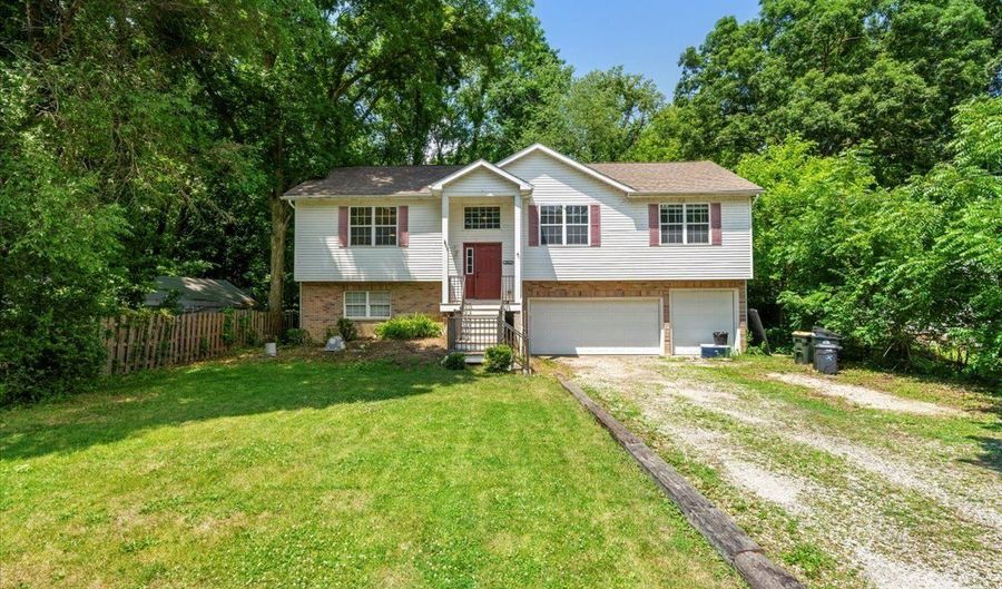 25612 W Woodlawn Ave, Antioch, IL 60002 - 3 Beds, 3 Bath