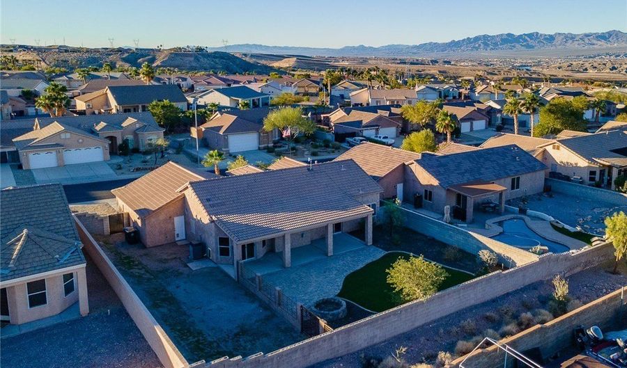 2767 La Paloma Dr, Bullhead City, AZ 86429 - 3 Beds, 2 Bath