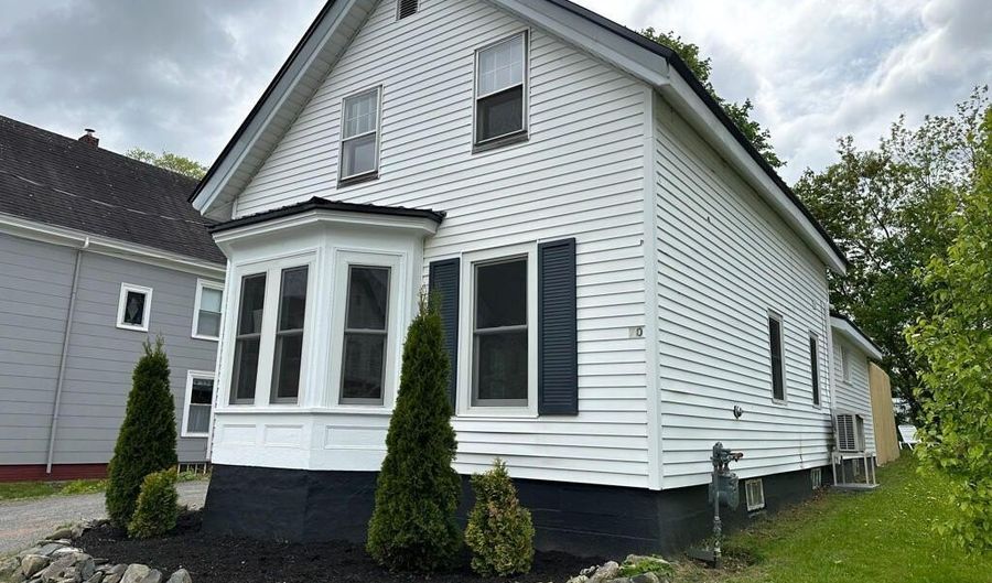 70 Pearl St, Bangor, ME 04401 - 2 Beds, 2 Bath