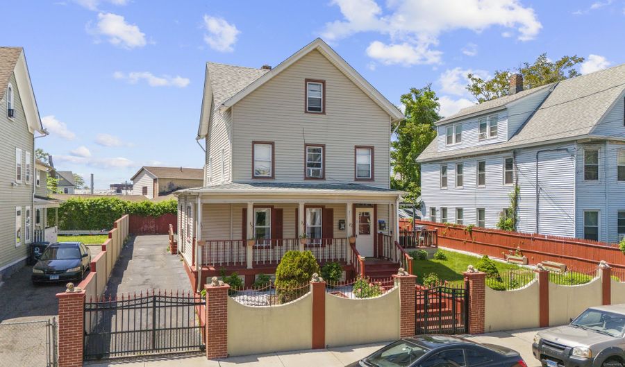 211 Norman St, Bridgeport, CT 06605 - 10 Beds, 5 Bath