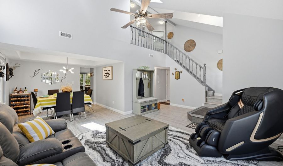 275 Inland Cir, Avon, IN 46123 - 4 Beds, 3 Bath