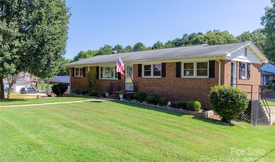 504 Ridge St, Albemarle, NC 28001 - 4 Beds, 3 Bath