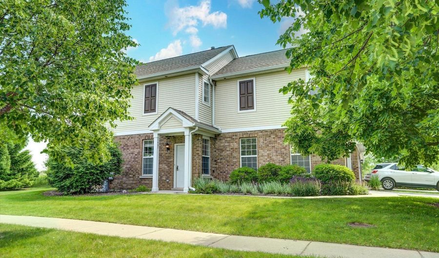 1401 MILLBROOK Dr, Algonquin, IL 60102 - 3 Beds, 3 Bath