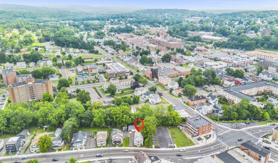 18 Park St, Bristol, CT 06010 - 4 Beds, 2 Bath