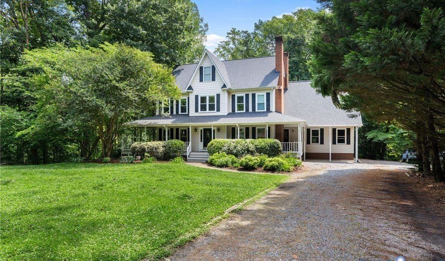 12439 N Oaks Dr, Ashland, VA 23005 - 5 Beds, 4 Bath
