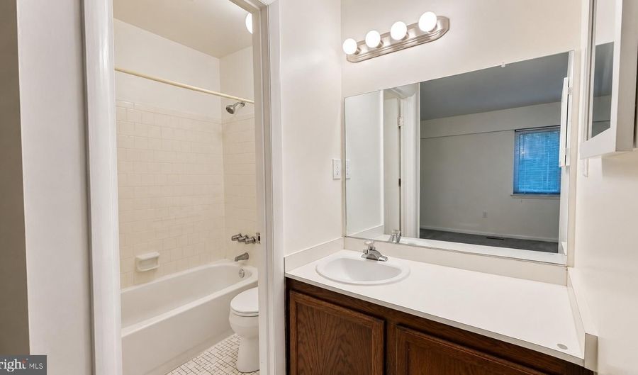 74 GENTRY Ct, Annapolis, MD 21403 - 3 Beds, 3 Bath