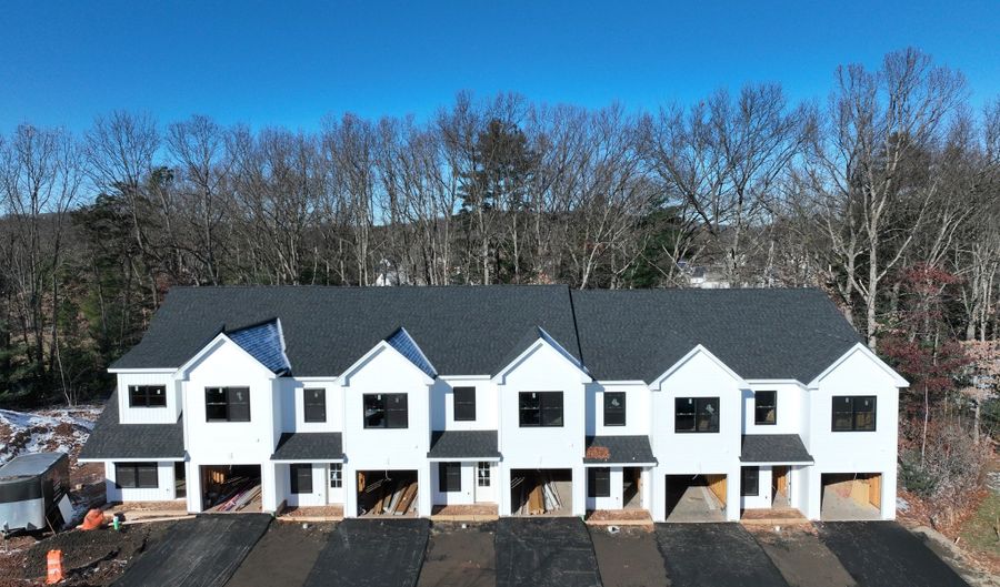 370 Emmett St 3-4, Bristol, CT 06010 - 3 Beds, 3 Bath