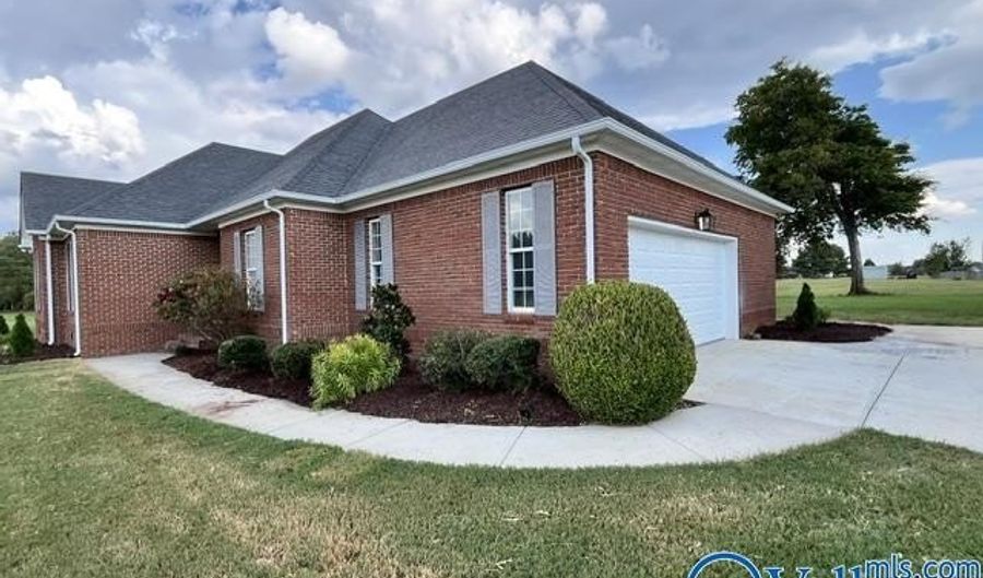 17916 Remington Dr, Athens, AL 35611 - 4 Beds, 3 Bath