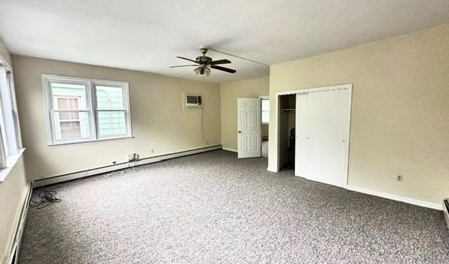 956 KENNEDY Blvd 2, Bayonne, NJ 07002 - 2 Beds, 1 Bath