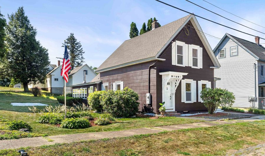 5 Bartlett St, Allenstown, NH 03275 - 3 Beds, 2 Bath