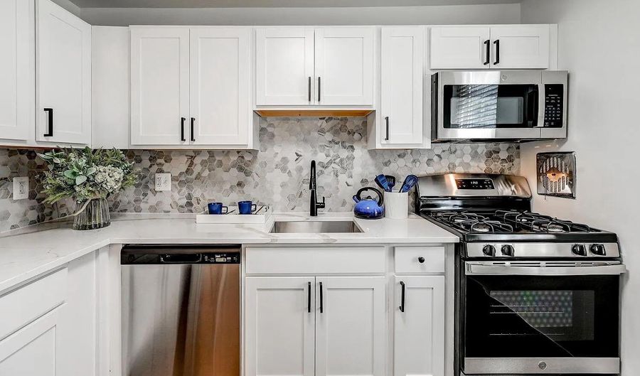 4002 LINKWOOD Rd D, Baltimore, MD 21210 - 2 Beds, 1 Bath