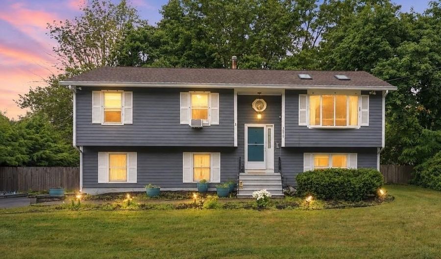 3870 Diamond Hill Rd, Cumberland, RI 02864 - 3 Beds, 1 Bath