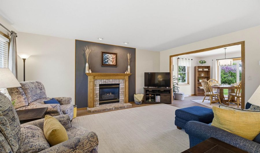 N124 BARBERRY Lane, Appleton, WI 54915 - 3 Beds, 3 Bath