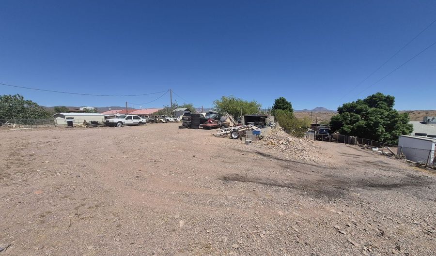 385 Hackberry Dr, Clifton, AZ 85533 - 7 Beds, 3 Bath